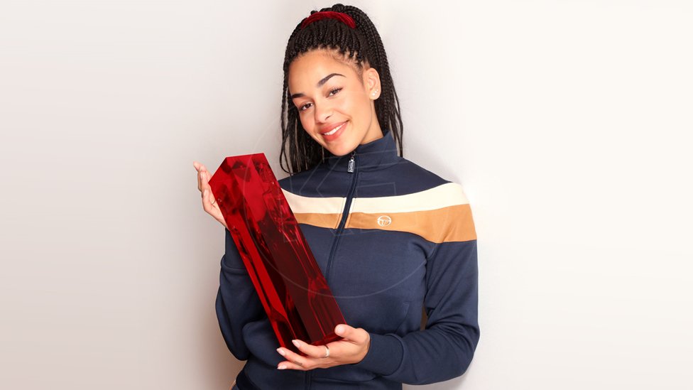 Brit Award V Kateg Rii Critics Choice Z Skala Jorja Smith R Dio Ko Ice