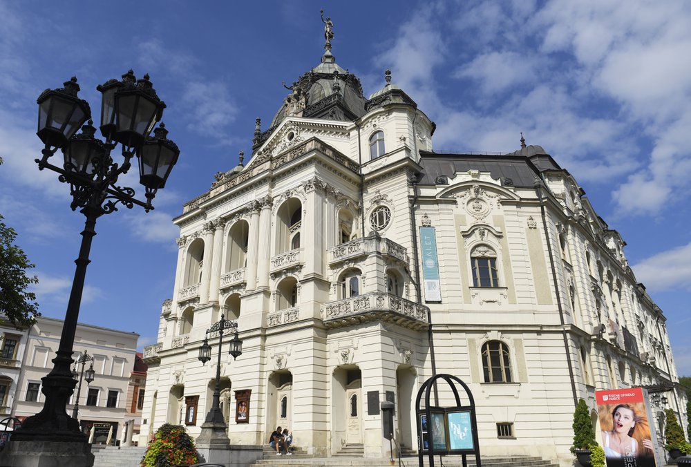 Štátne divadlo v metropole východu sa premenovalo na Národné divadlo ...